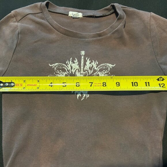 Garage Crop Top Baby Doll T-Shirt shirt in dark brown with slight tie-dye effect - Picture 6 of 11